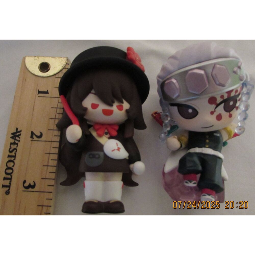 Pop Mart figurines set of 2 Demon Slayer school girl